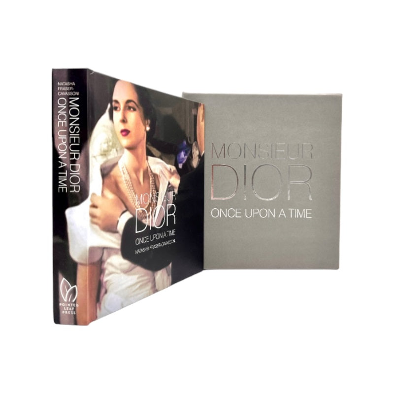 ספר מותג DIOR