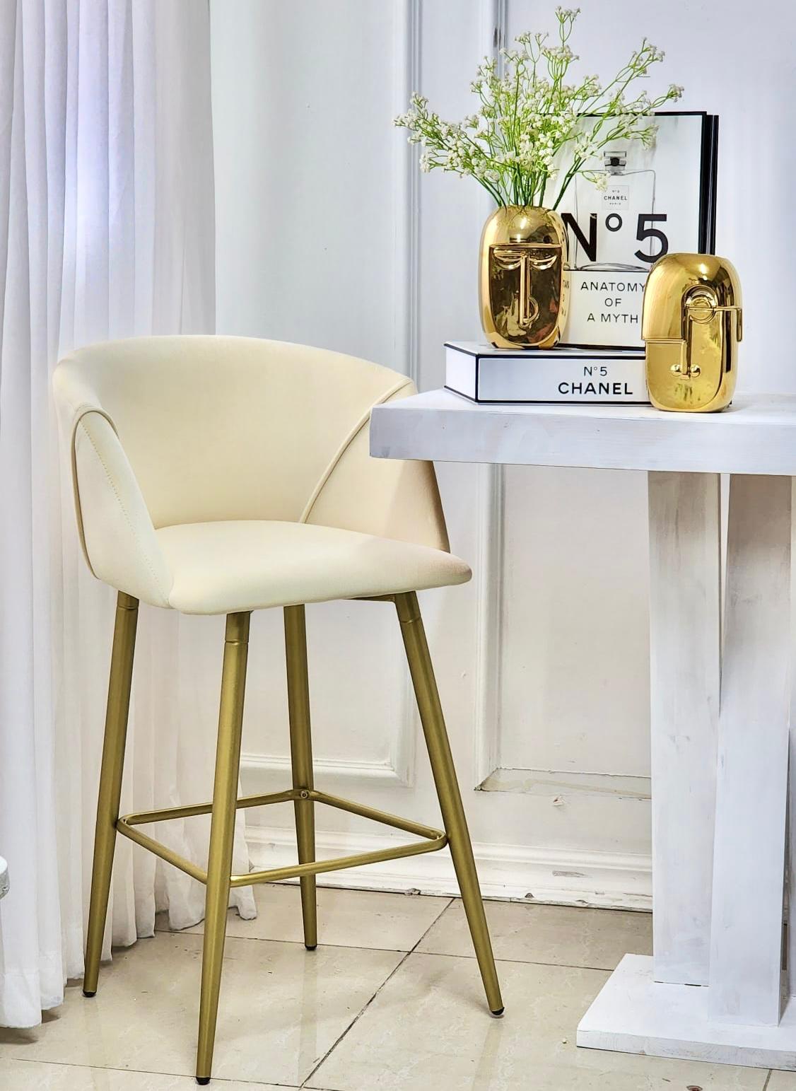 כסא בר צבע שמנת