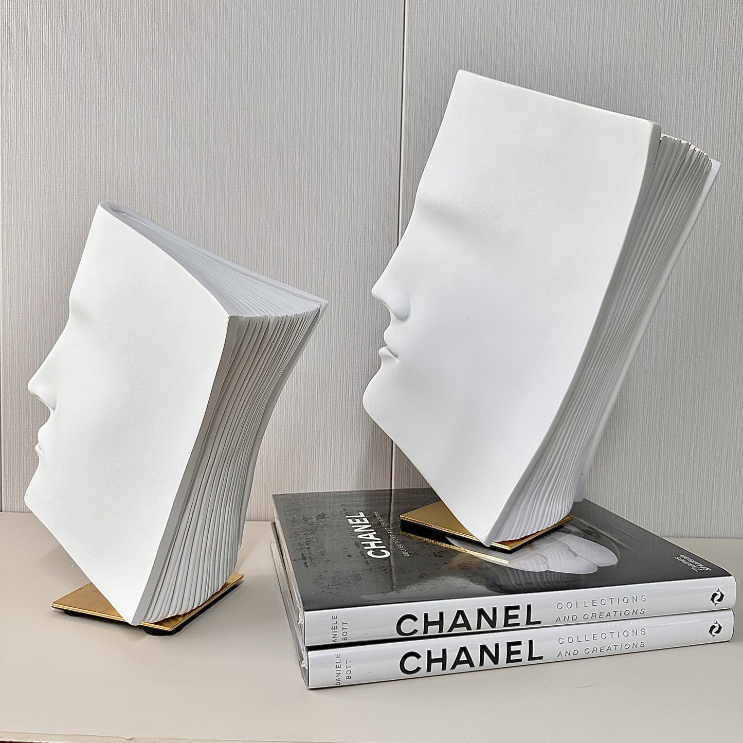 זוג פסלי פרצוף 'ספר' - לבן