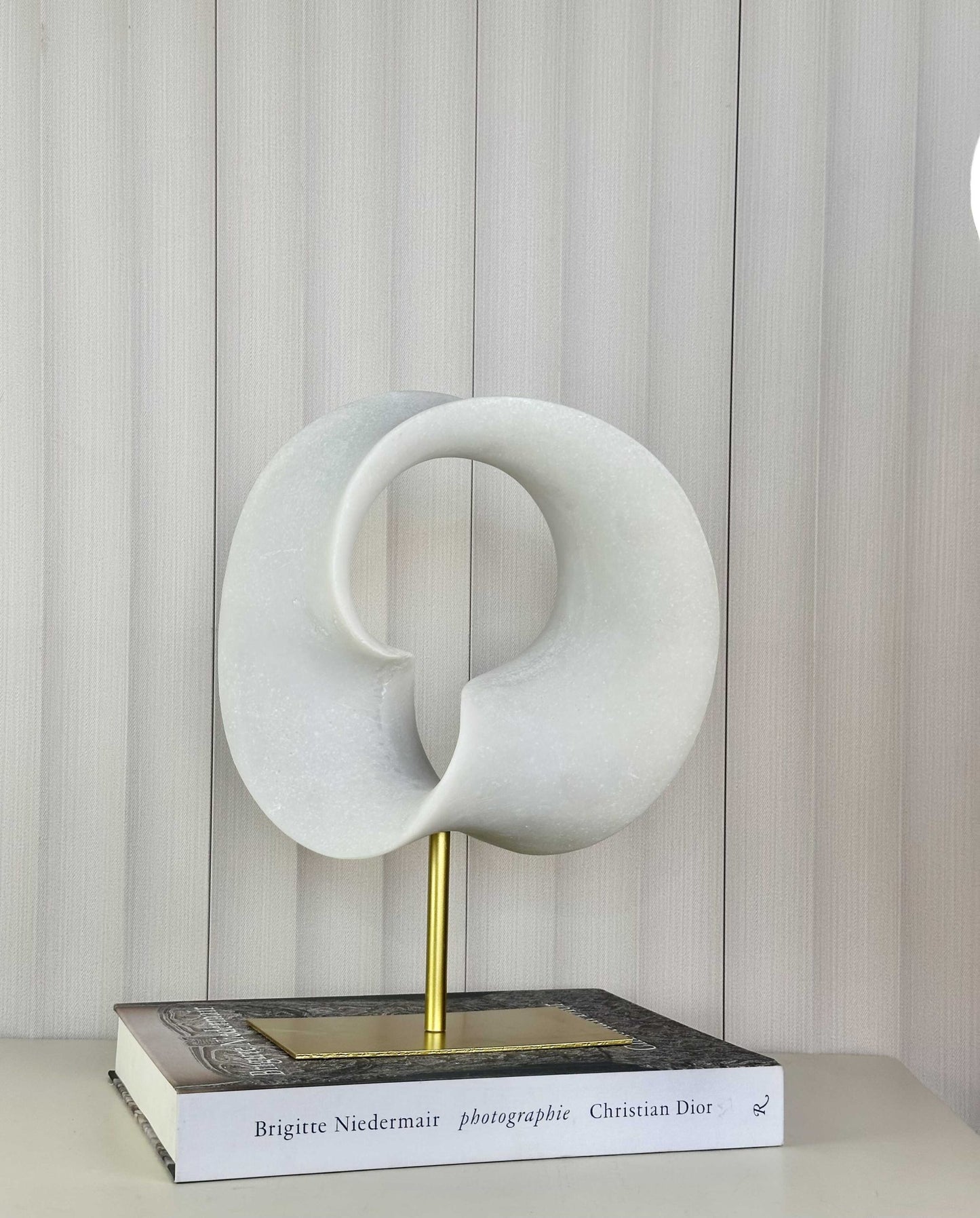 פסל דקורטיבי עגול