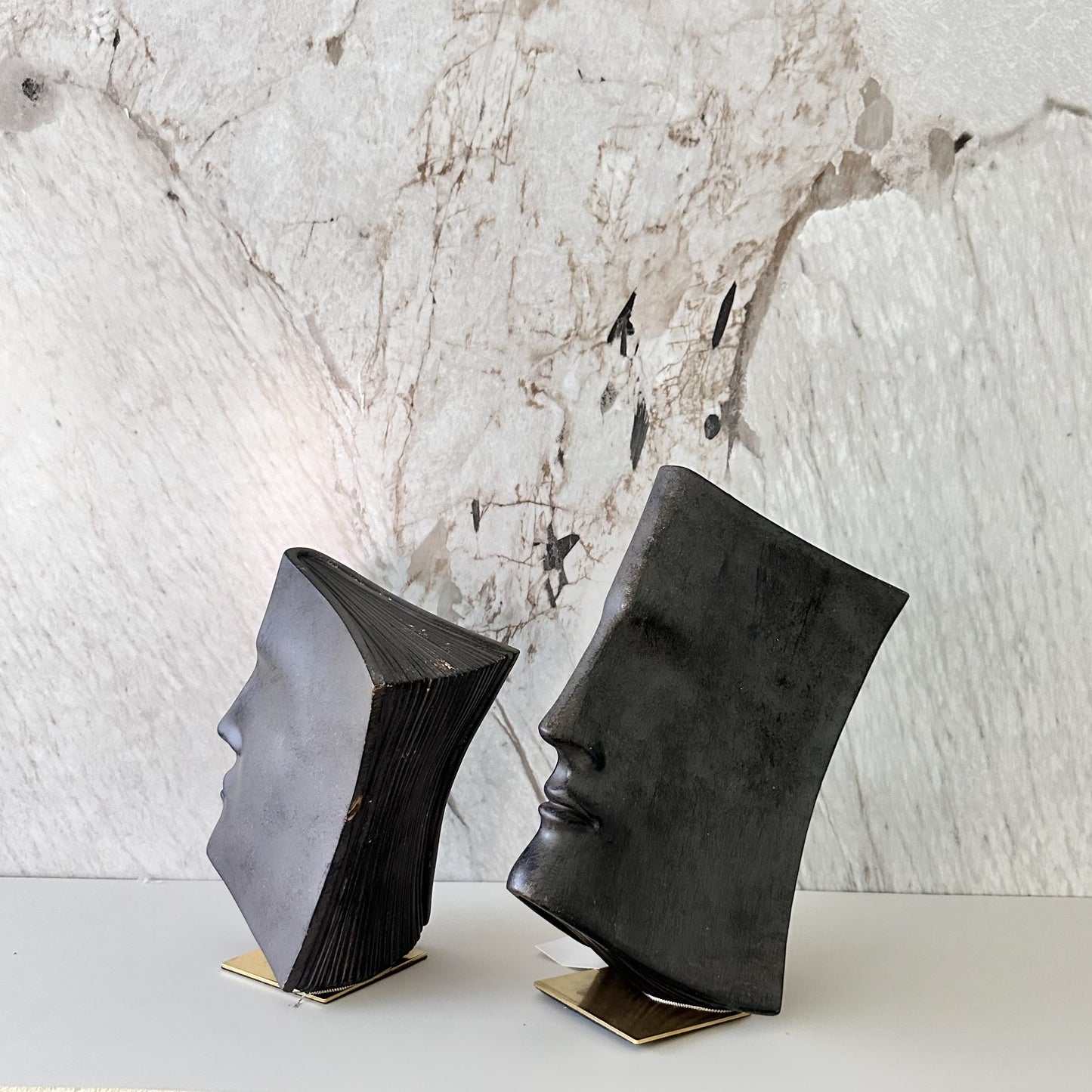 זוג פסלי ראש מודרניים עיצוב גיאומטרי ייחודי