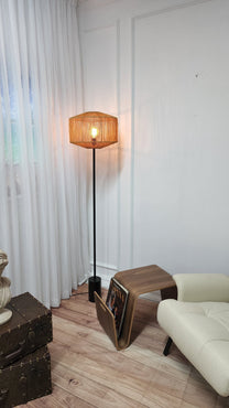 שולחן צד ומעמד למגזינים