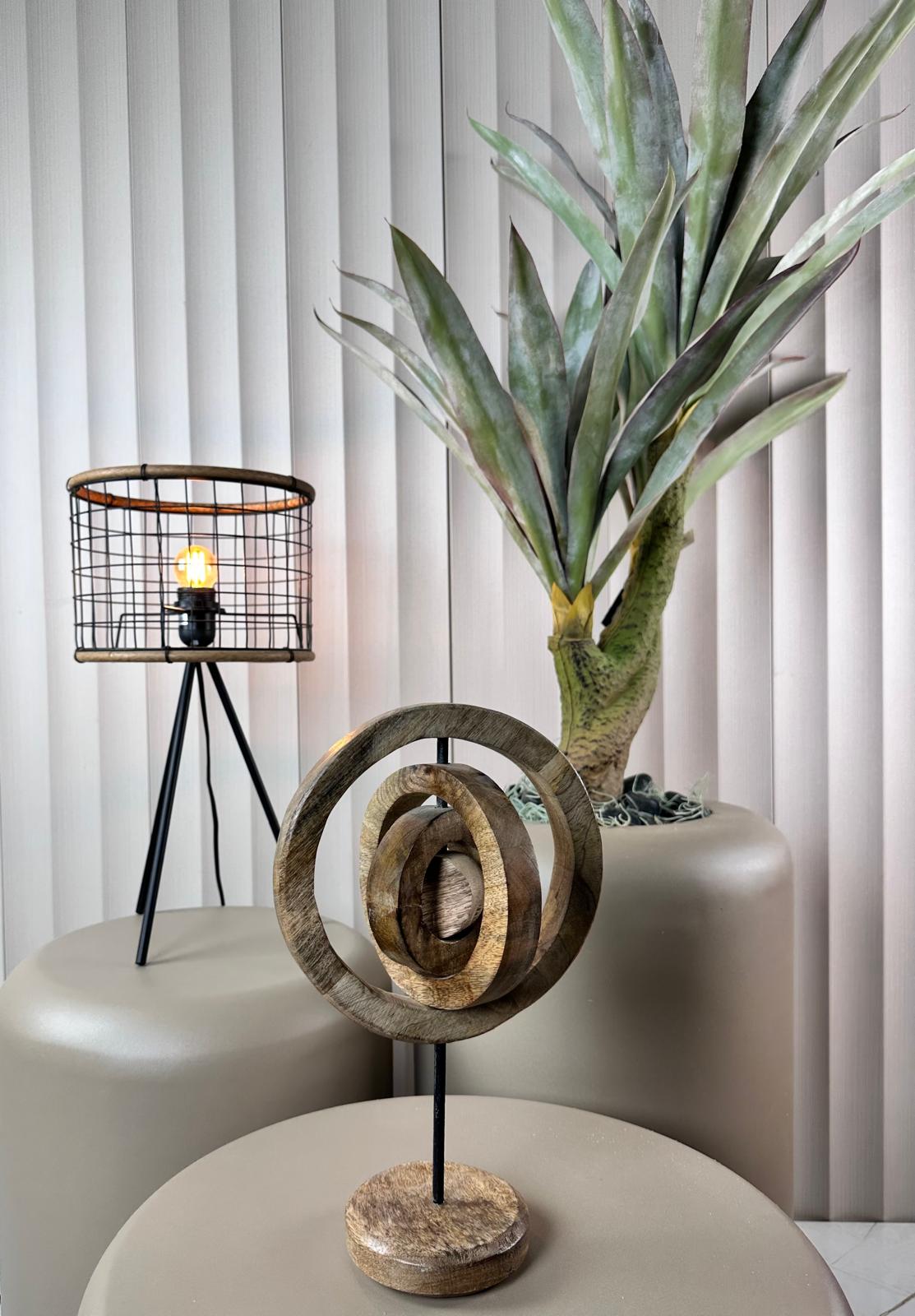 Organic Circles  פסל עץ מעגלי במראה טבעי