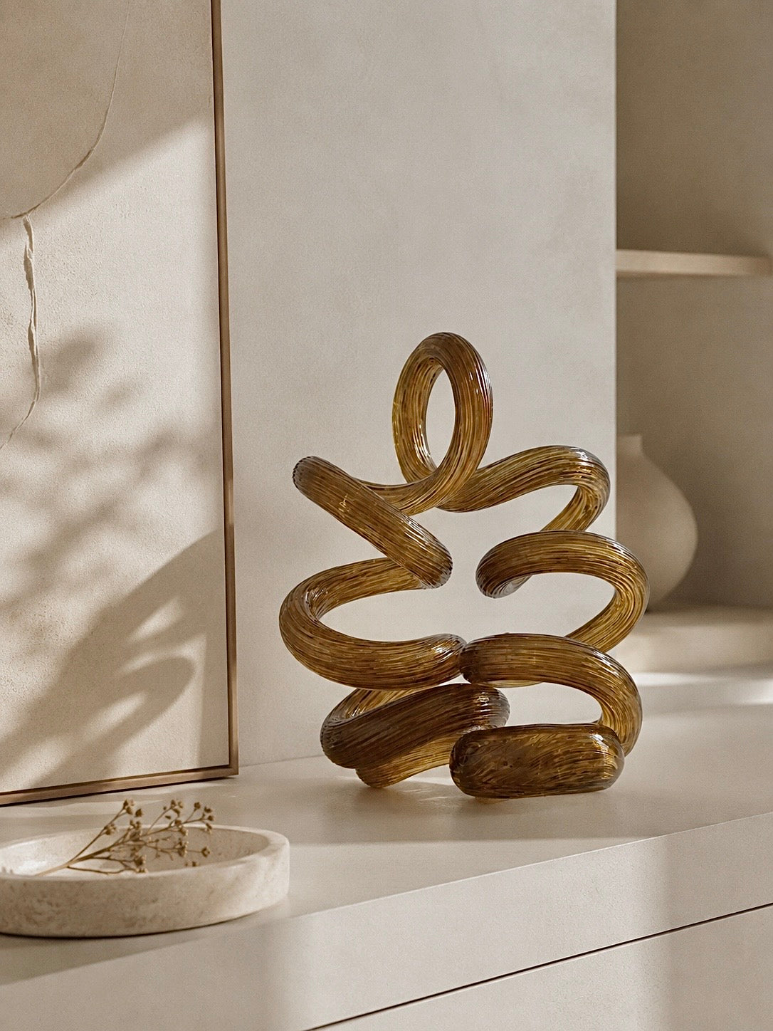 פסל זכוכית בעיצוב ספירלה דגם  Brown Spiral
