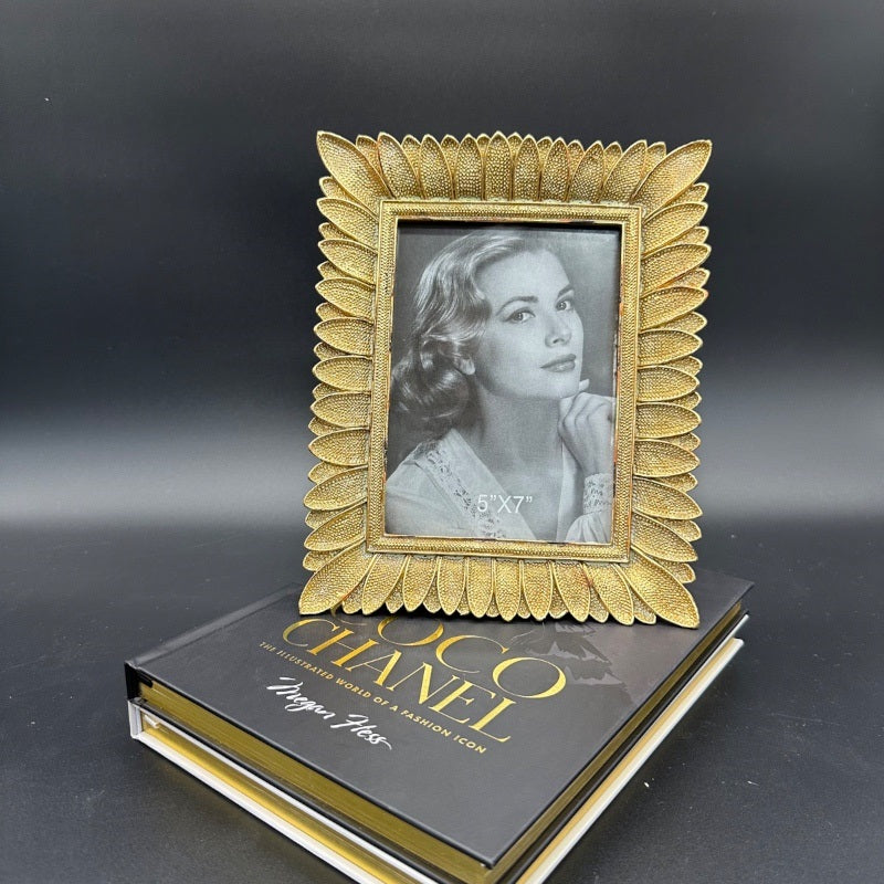 מסגרת תמונה זהב קלאסית