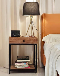 שידת צד מיטה קלאסית