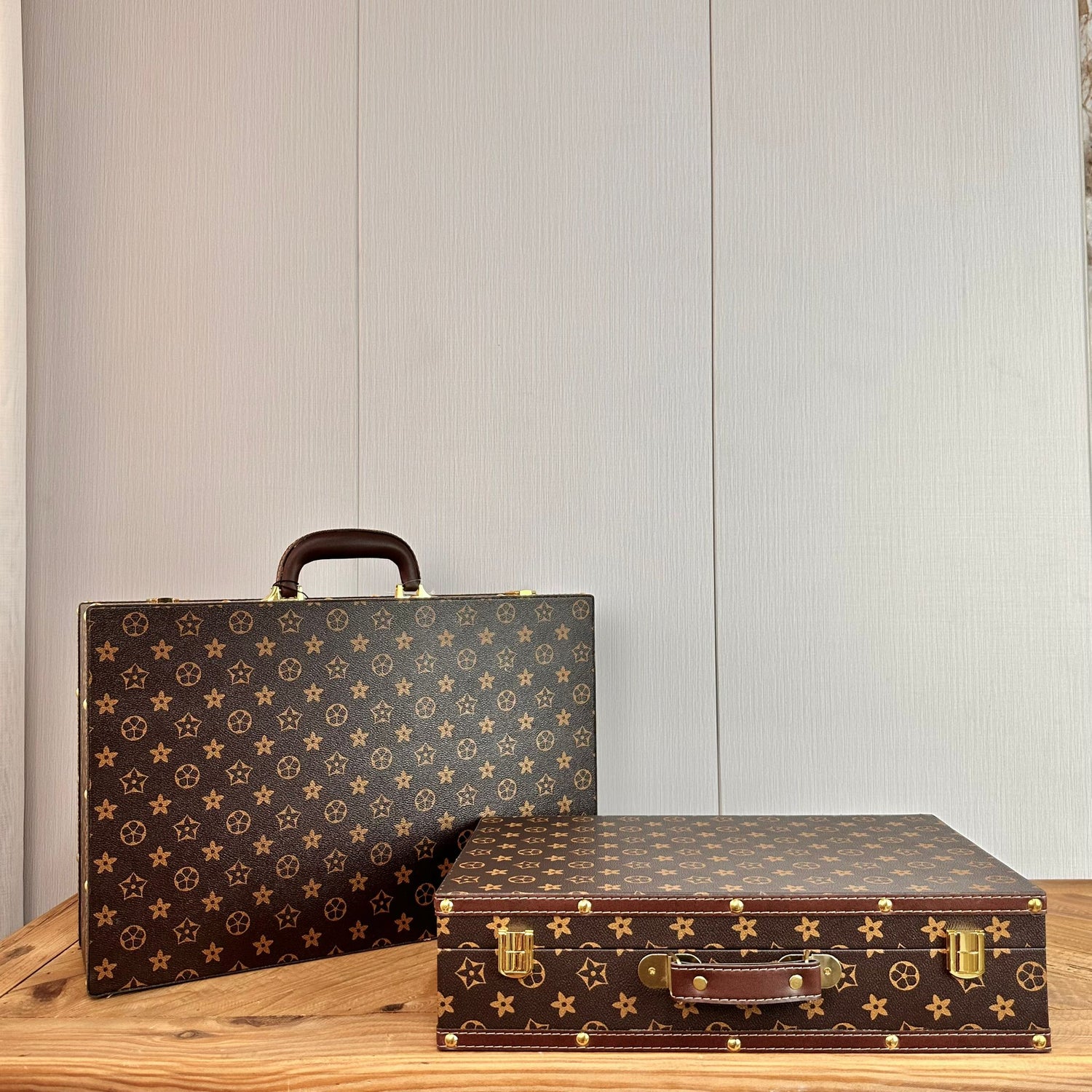 סט 2 מזוודות אחסון וארגון חום עם איורים