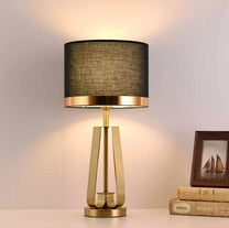 מנורה שולחנית- הוטל קלאס בזהב ושחור