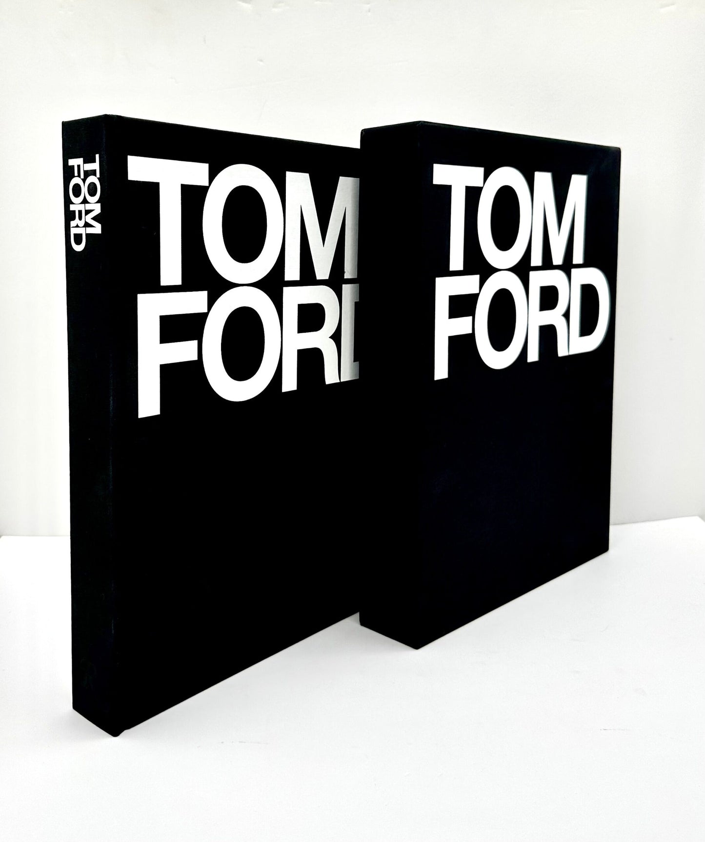 ספר מותג TOM FORD