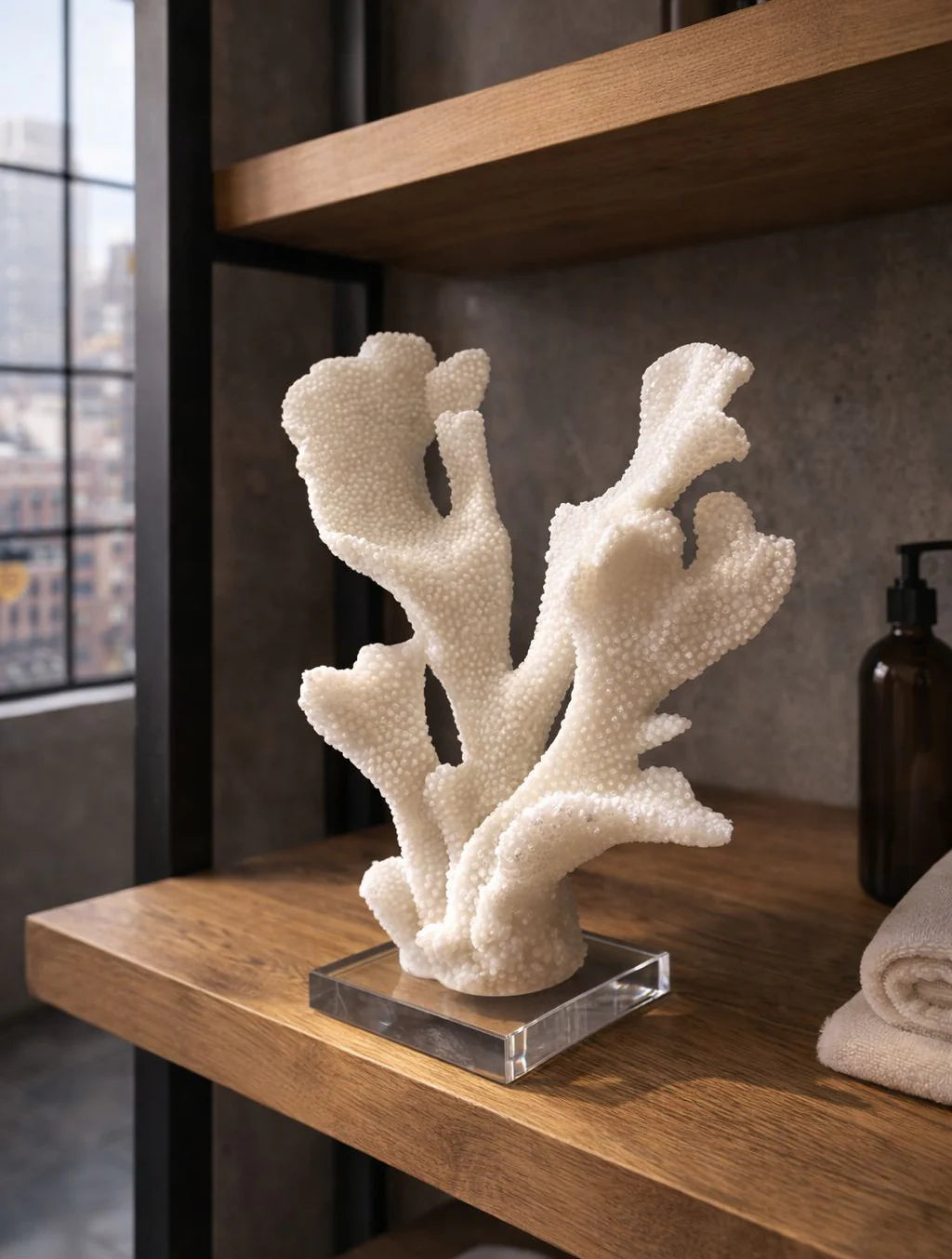 פסל קוראל בהיר “Coral Blanc” – בסיס קריסטלי