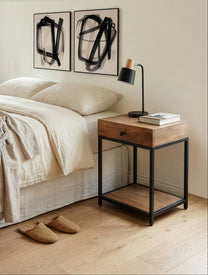 שידת צד מיטה קלאסית