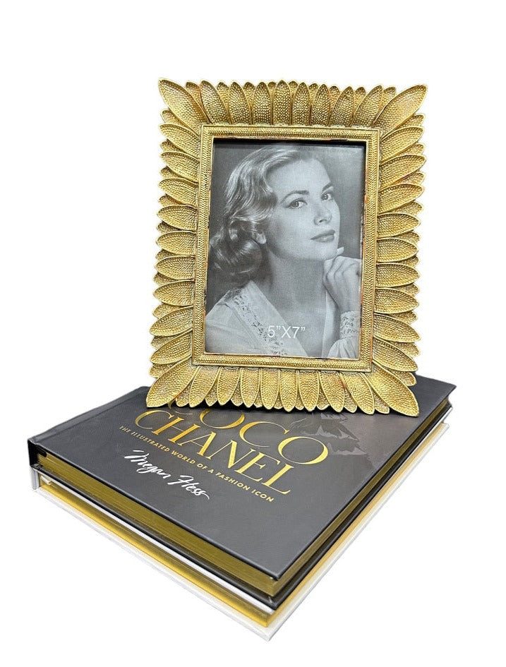 מסגרת תמונה זהב קלאסית