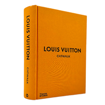 ספר מותג LOUIS VUITTON CATWALK
