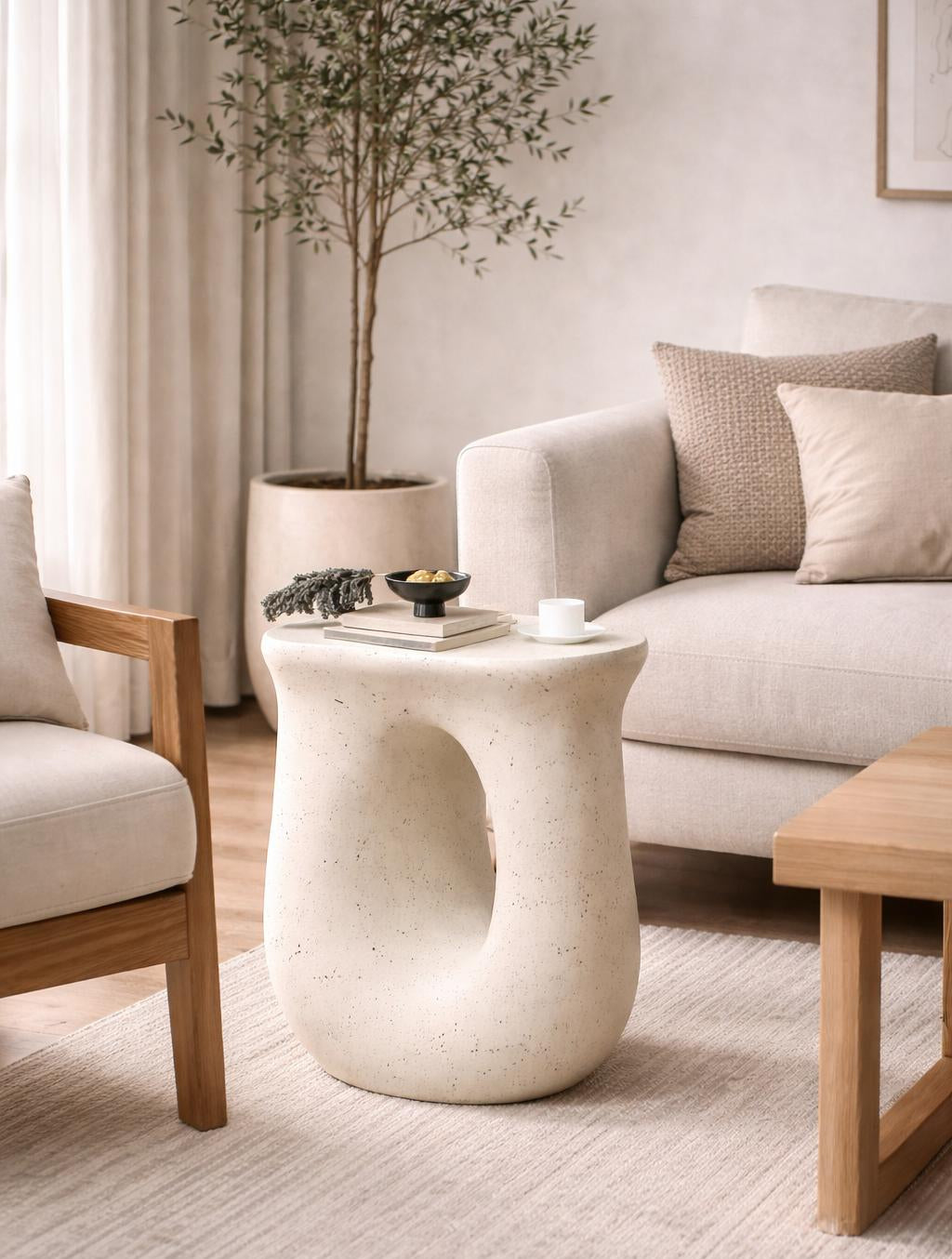 שולחן צדבעיצוב מודרני וצעיר