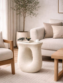 שולחן צדבעיצוב מודרני וצעיר