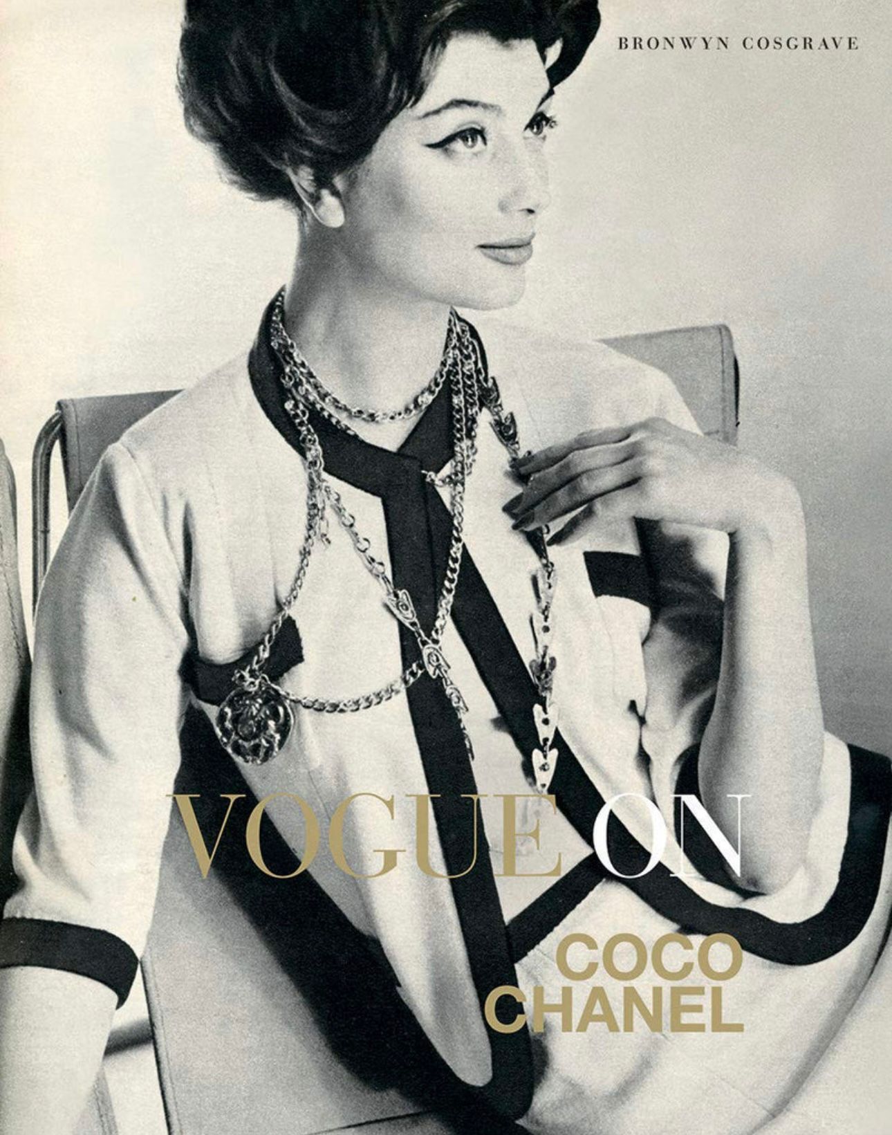 ספר מותג מקורי VOGUE ON COCO CHANEL