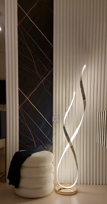 מנורת לד רצפתית גובה 129 ס&quot;מ