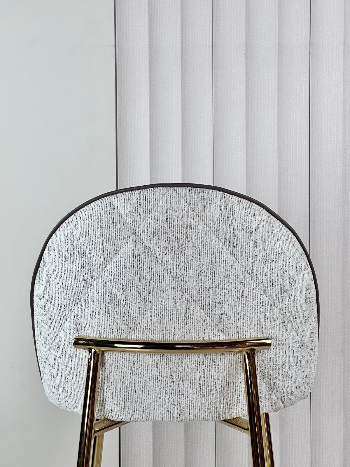 כיסא בר עם רגל זהב ROYAL