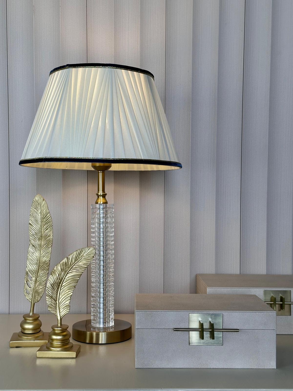 מנורה שולחנית פיזה גלאס כרים