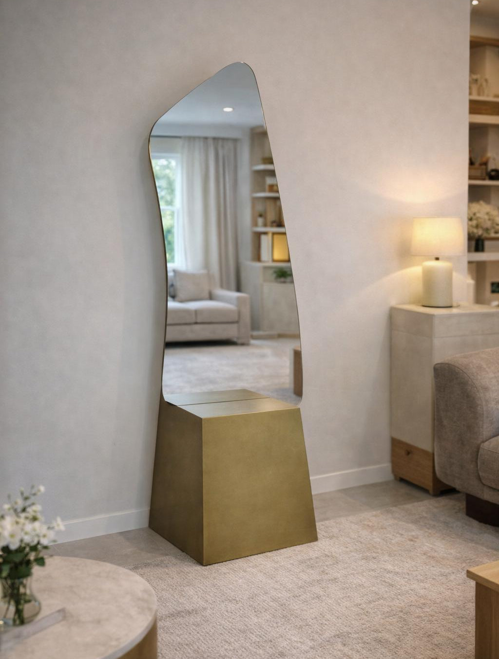 מראה עם בסיס מתכת