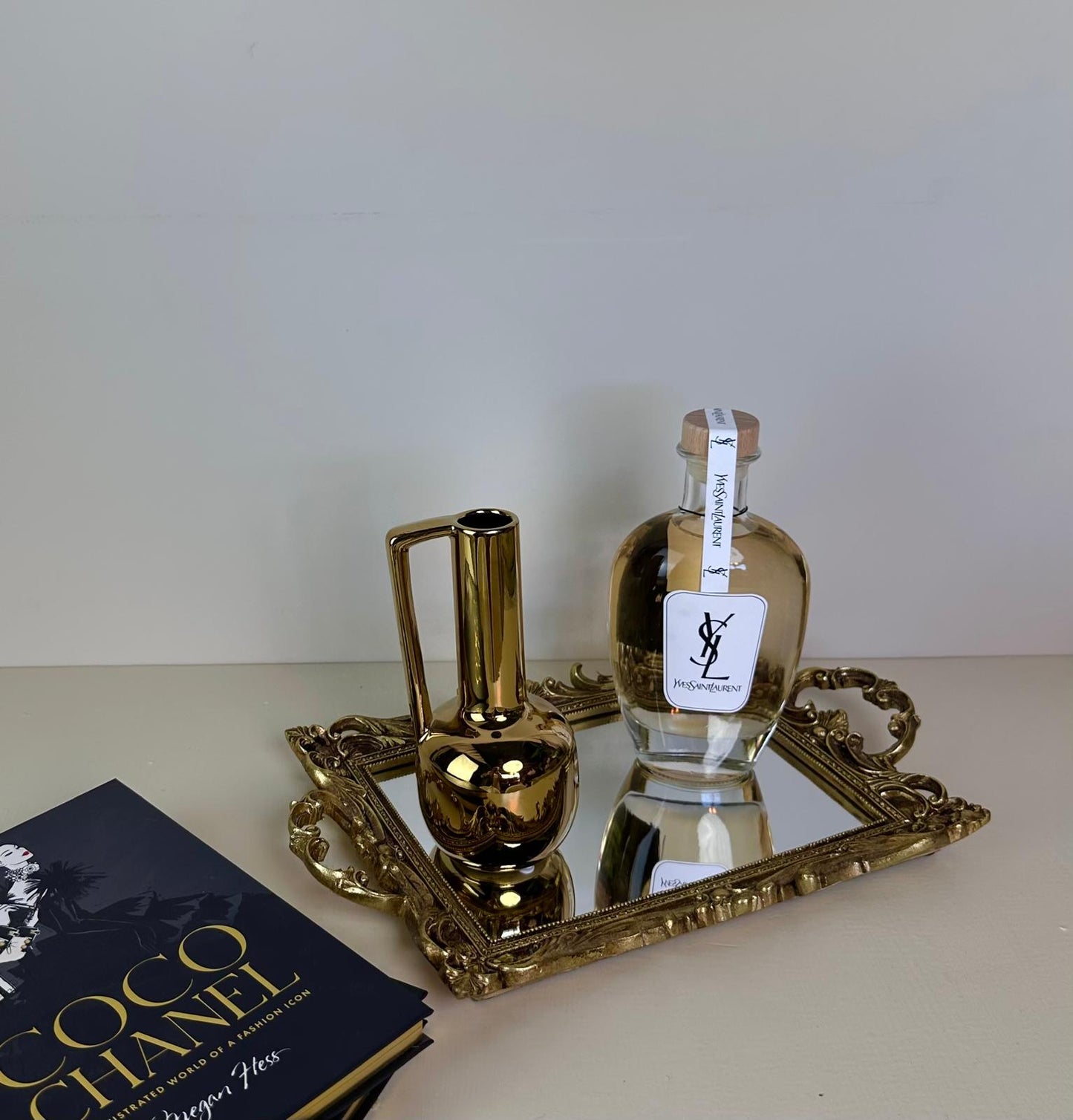 מגש ניתן לתלייה