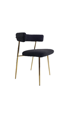 כיסא אוכל ALMA בוקלה שחור עם רגלי מתכת זהב, גב מעוגל ומושב מרופד, צילום סטודיו