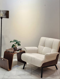 כורסה מעוצבת Copenhagen עם גב עץ טיק לסלון