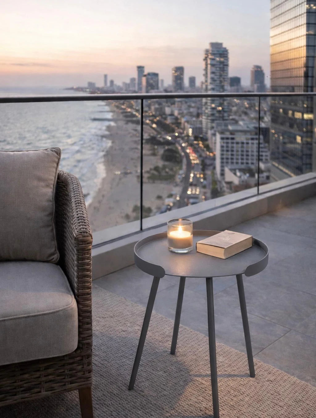 שולחן צד עגול בעיצוב נורדי עשוי מתכת עדינה 