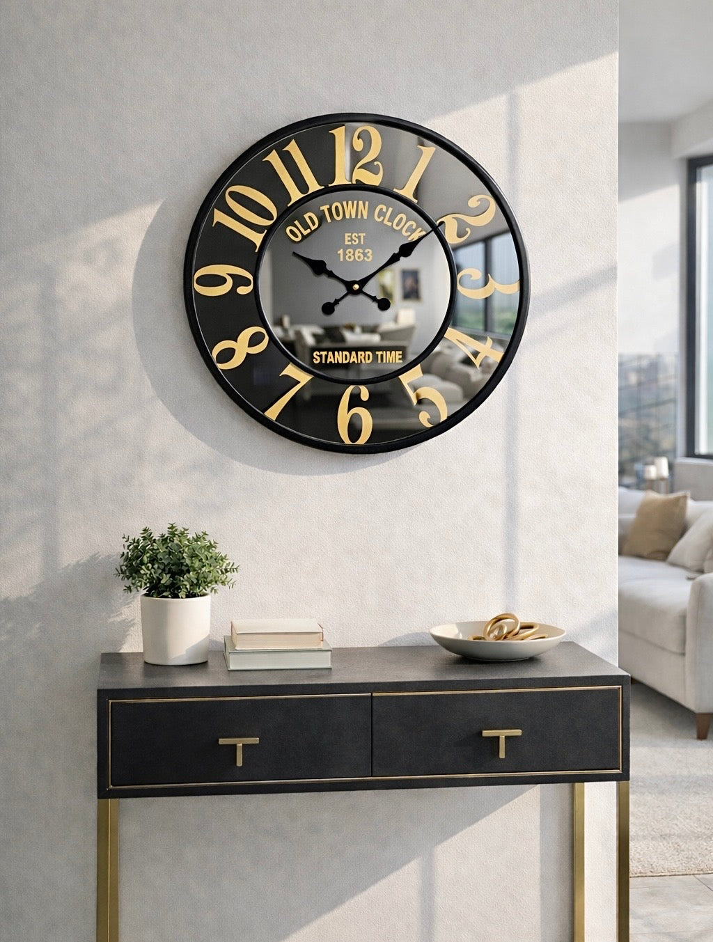 שעון קיר וינטג' שחור עם ספרות זהב דגם OLD TOWN
