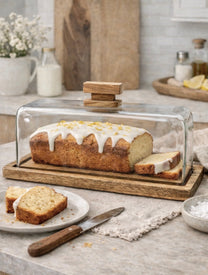 כלי הגשה לעוגות ומאפים עם מכסה זכוכית ובסיס עץ טבעי לאירוח יוקרתי