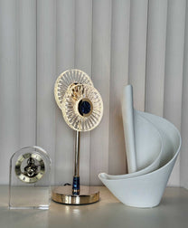 מנורה שולחנית- לייט דיסק עם נגיעות פרפל