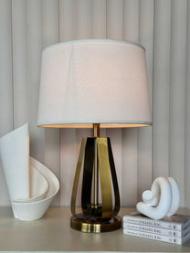 מנורה שולחנית- הוטל קלאס בזהב ושחור