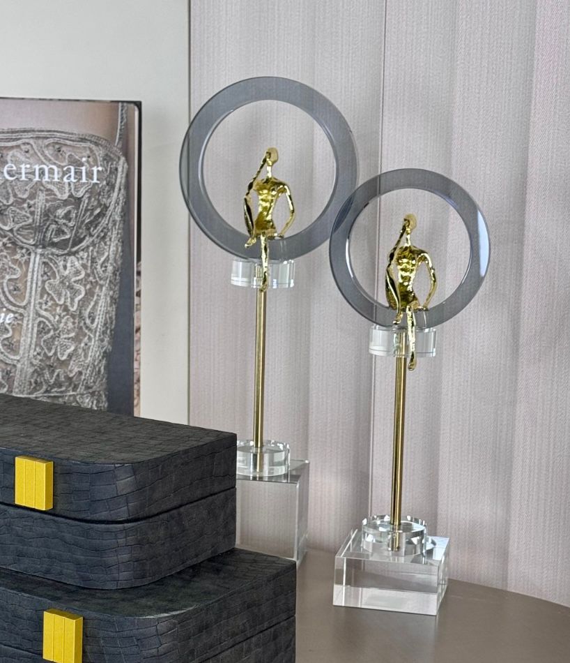 זוג דקורציות קריסטל בשילוב פסלי מתכת