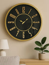 שעון קיר מעוצב שחור זהב עם ספרות גדולות דגם ORBIS