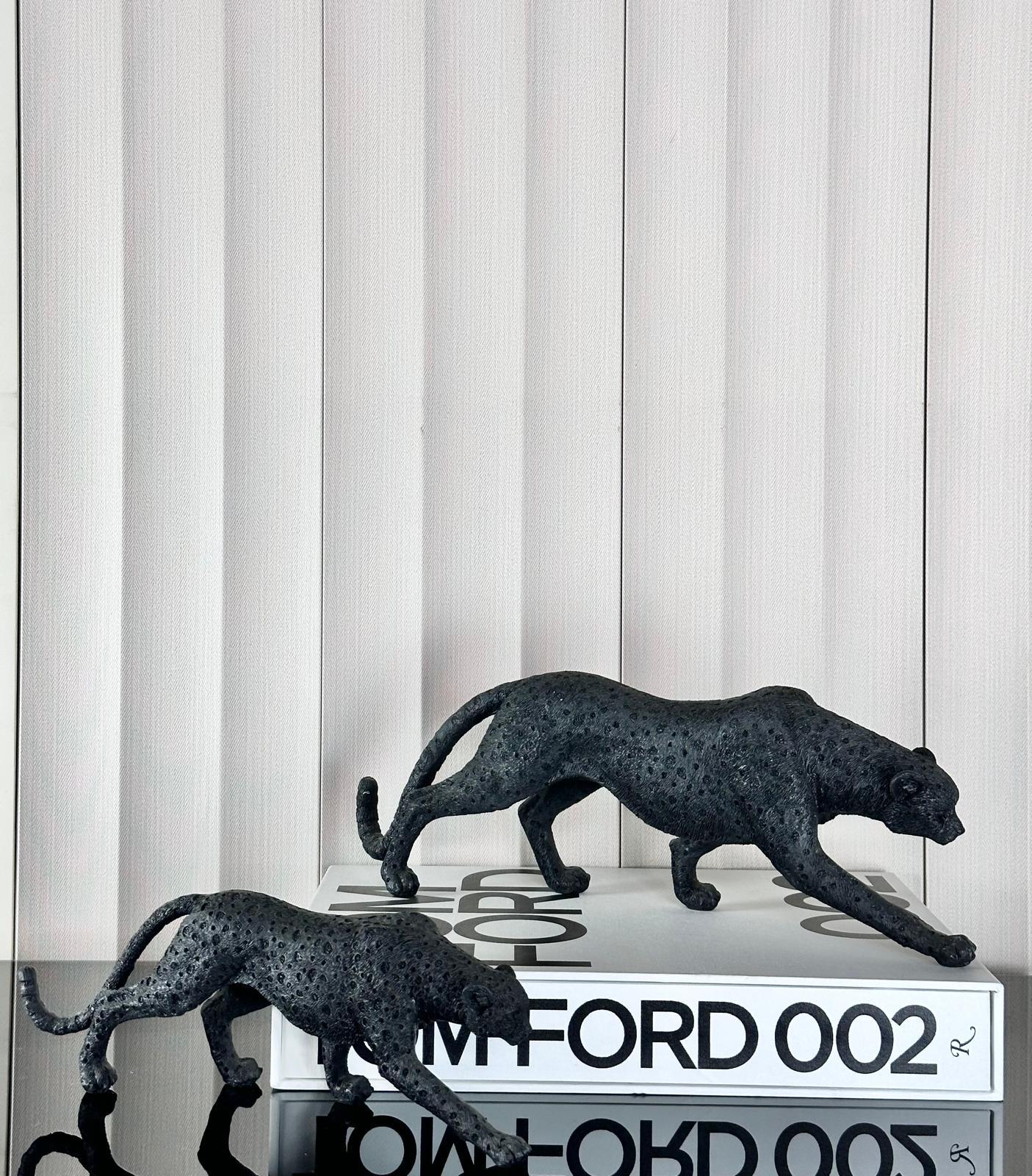 זוג פסלי צ'יטות דקורטיביות צבע שחור