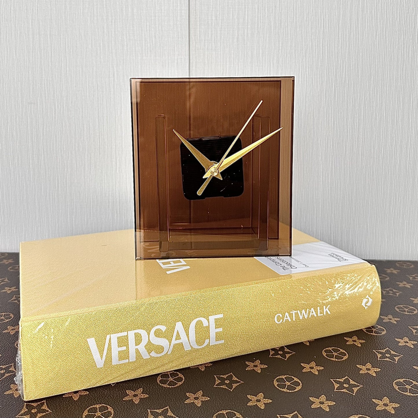 שעון שולחני Lucent